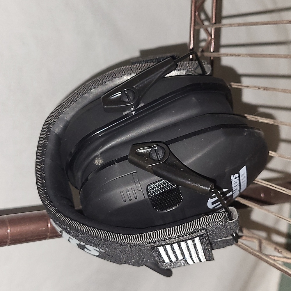 Noise damping headset